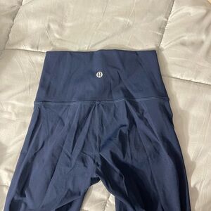 size small, navy blue perfect condition lululemon leggings!